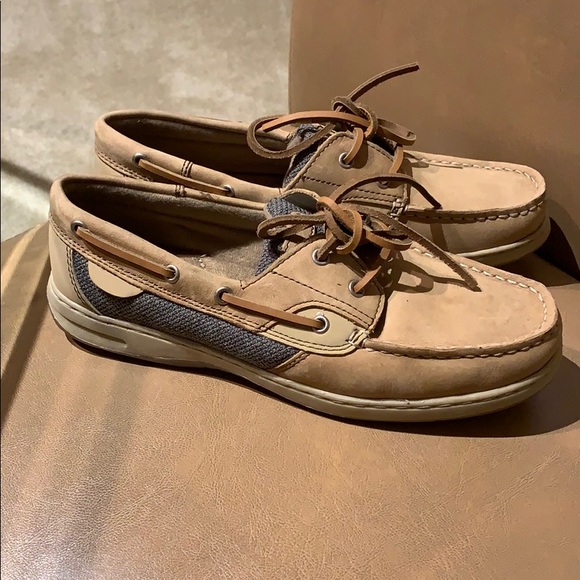 Maui Island Women Boat Shoes! - Picture 2 of 4